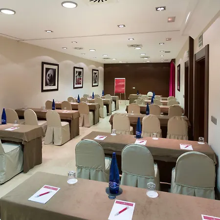 Nh Collection Plaza Mayor Hotel Leão