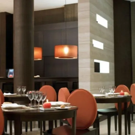 Nh Collection Plaza Mayor מלון לאון