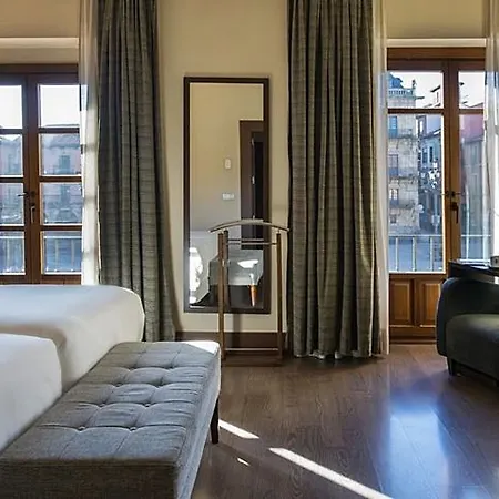 Nh Collection Plaza Mayor מלון