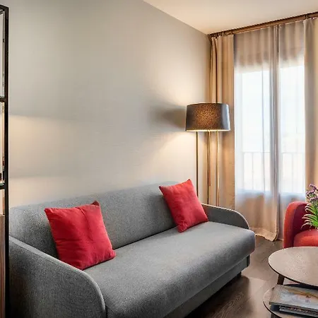Nh Collection Plaza Mayor Hotel Leão