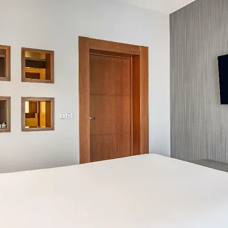 Nh Collection Plaza Mayor 4* לאון
