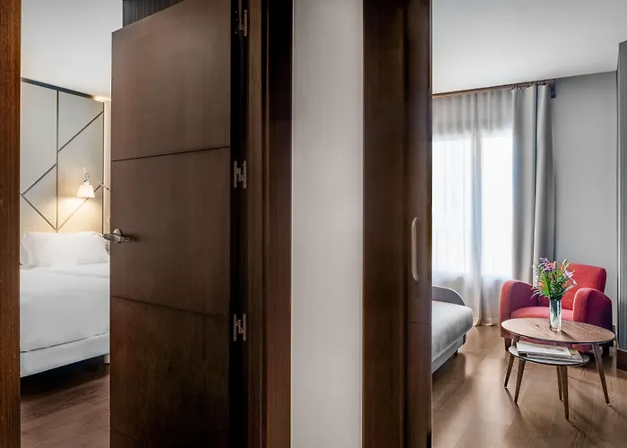 Отель Nh Collection Plaza Mayor 4*