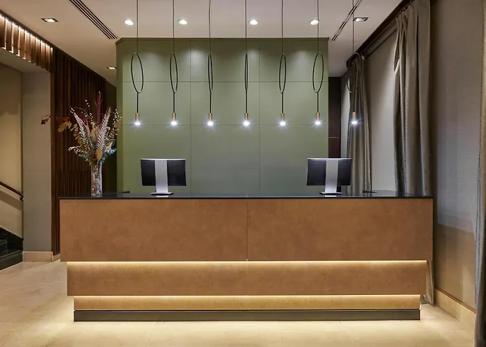 Отель Nh Collection Plaza Mayor 4*