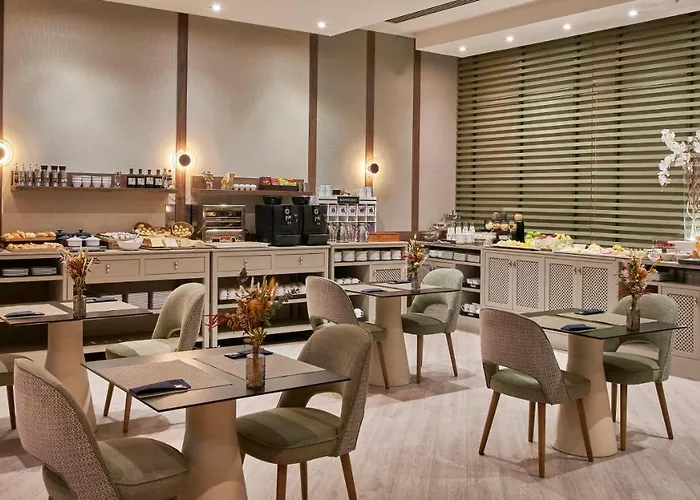 מלון Nh Collection Plaza Mayor 4*