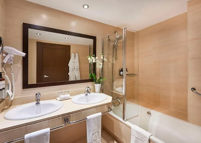 Nh Collection Plaza Mayor 호텔