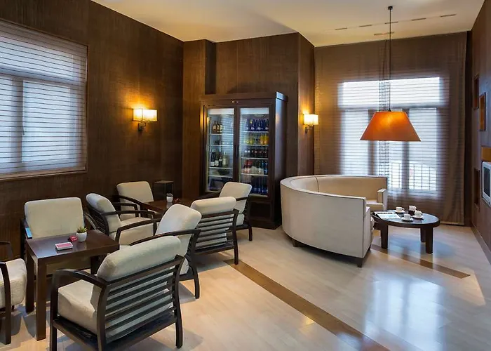 Отель Nh Collection Plaza Mayor 4*